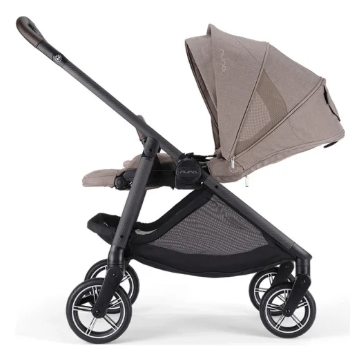 Коляска прогулочная Nuna SWIV BMW