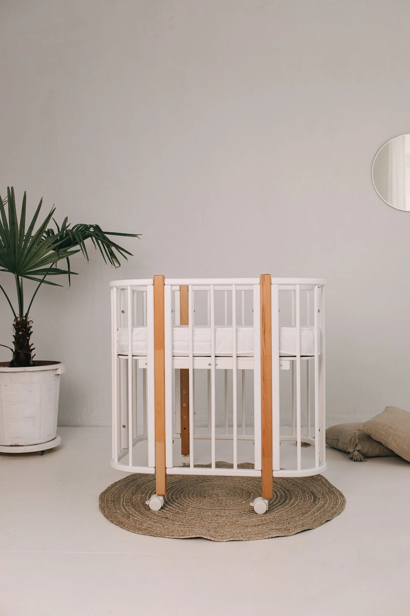 Кроватка КАРАМЕЛЬ с комплектом матрасов и маятником 8