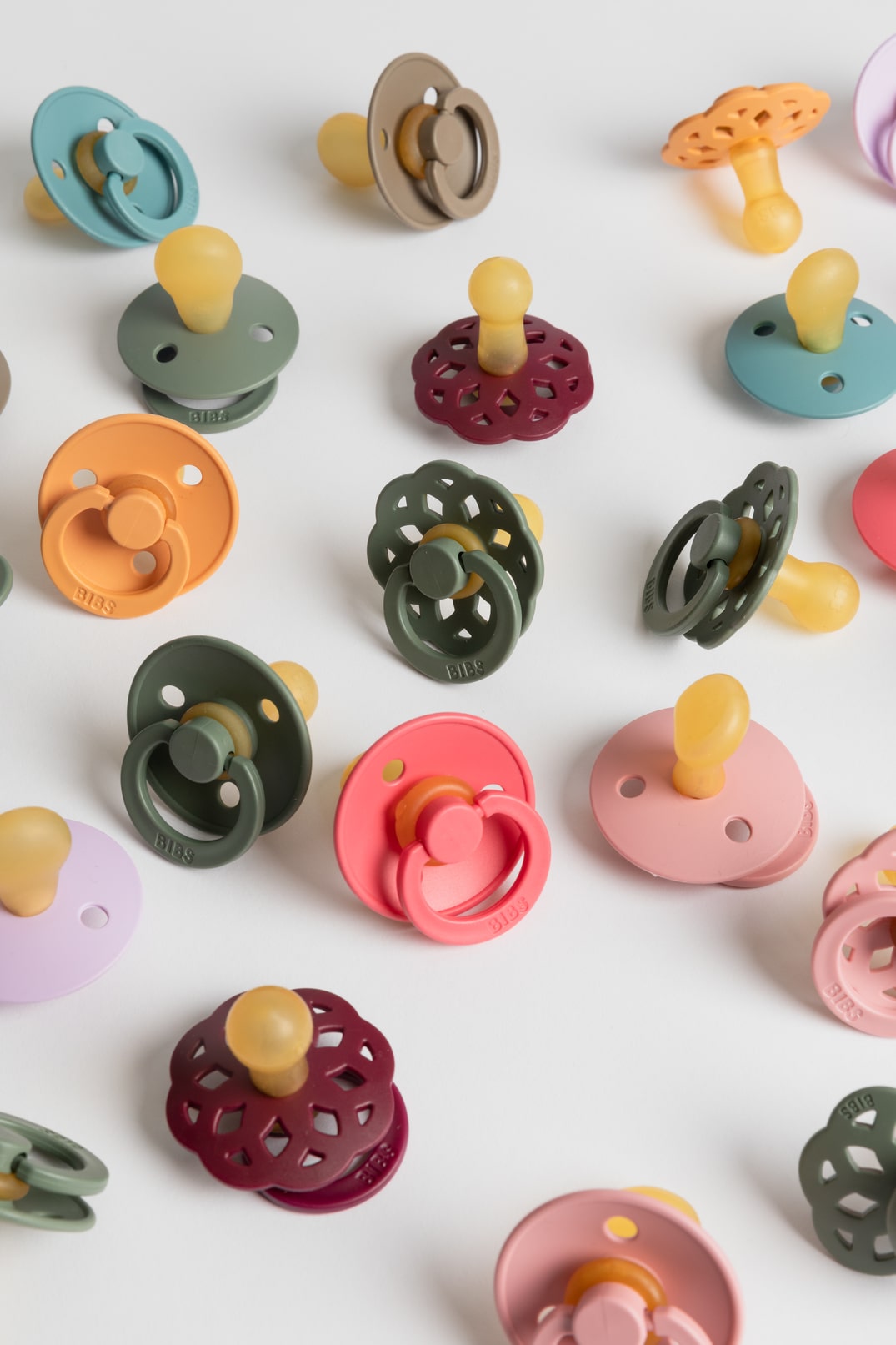 Пустышка латексная BIBS Colour, 6+ мес 4