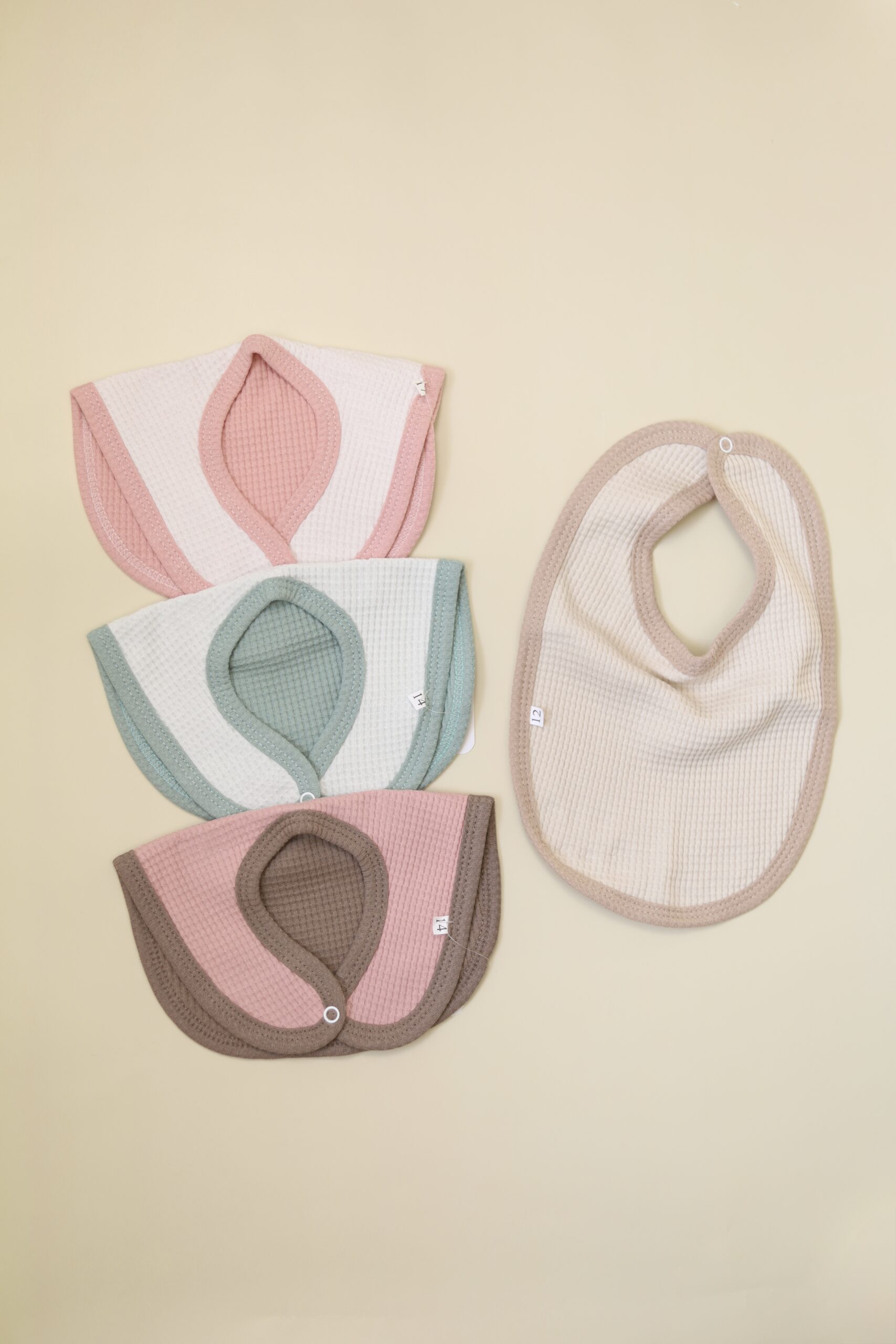 Слюнявчик MATUSHKIN, интерлок-вафля 1