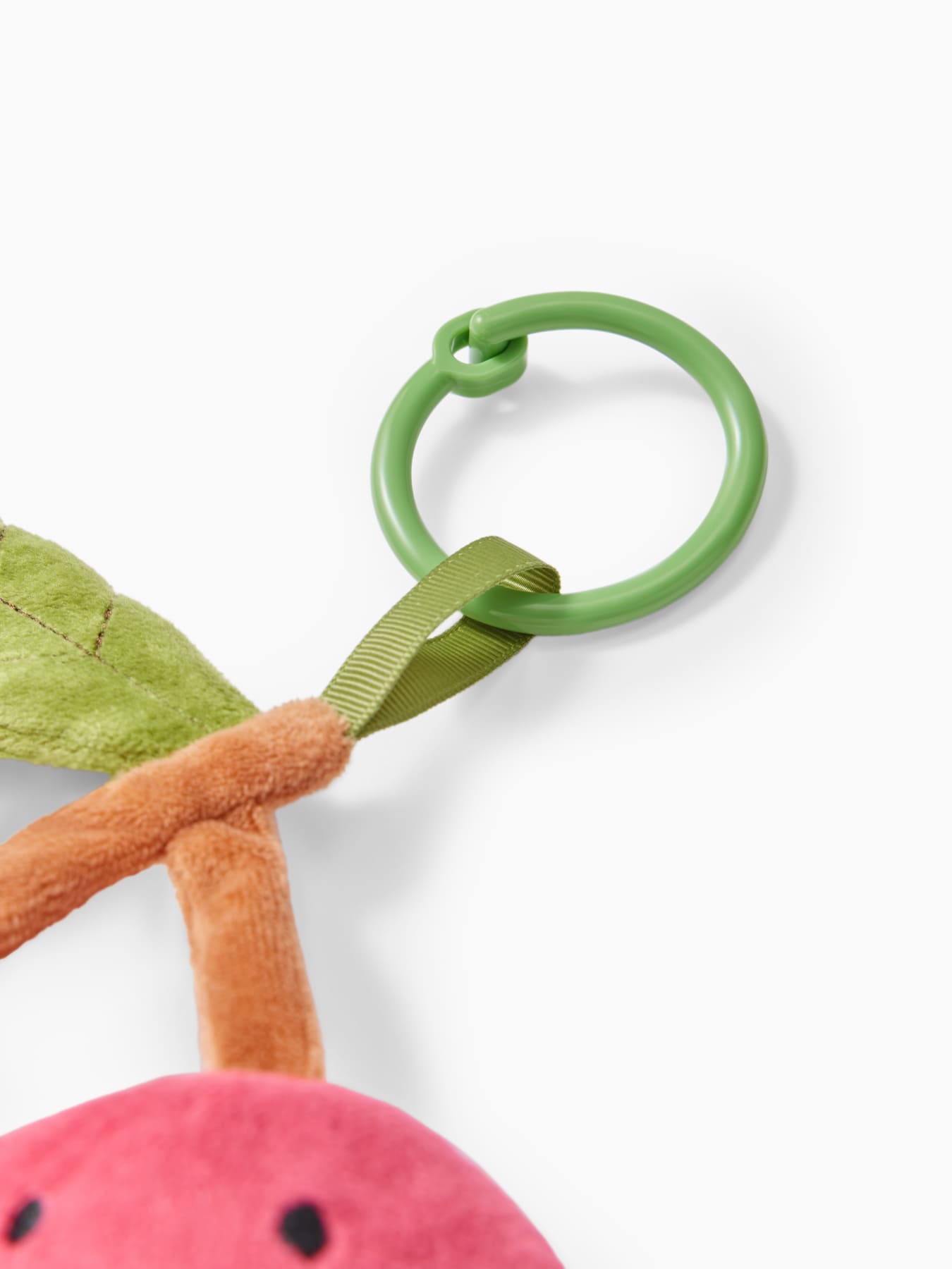 Игрушка-погремушка Happy baby подвесная Вишня 3 вишня шуршалка