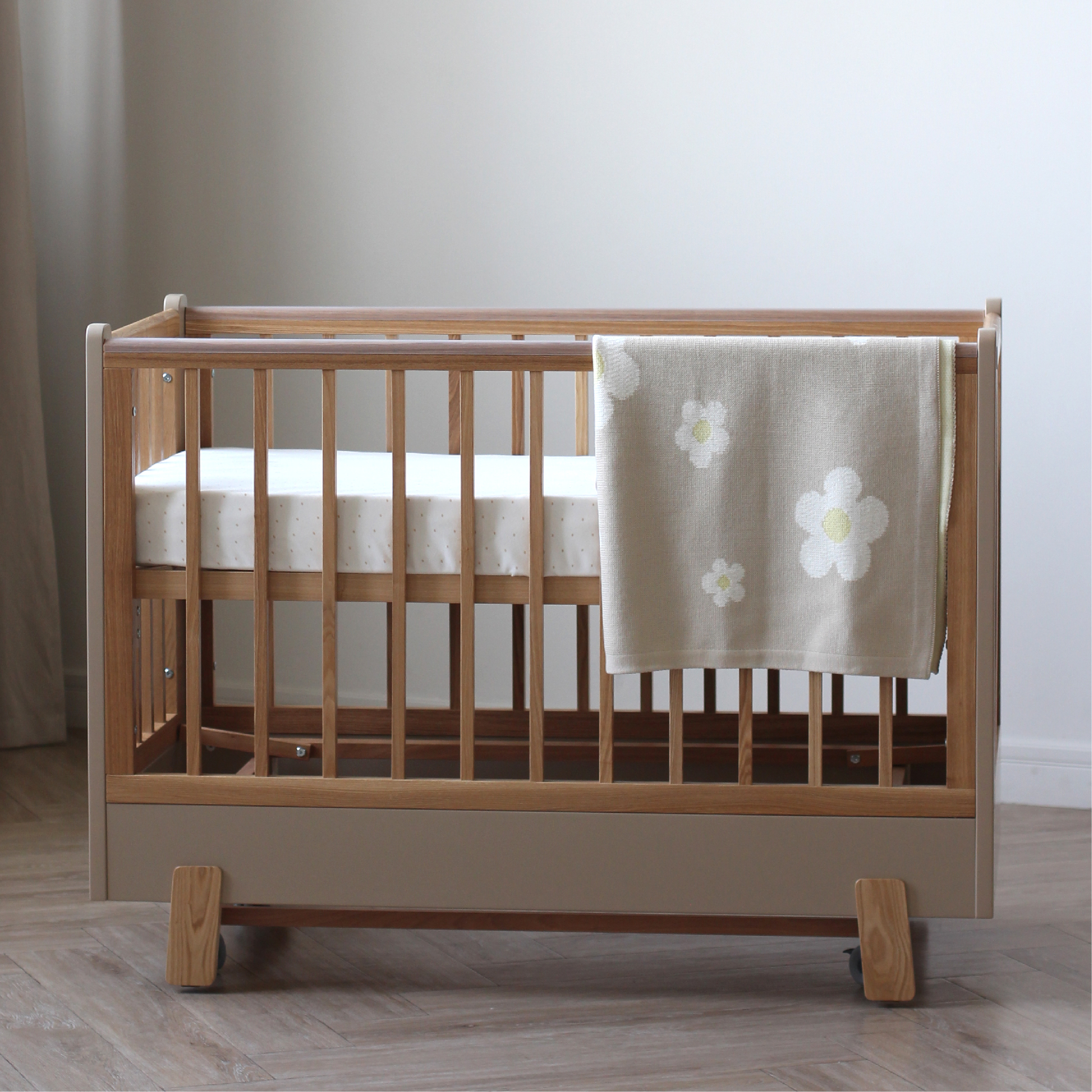 Кроватка детская "Фабрика Облаков" Onlybaby Scandi 1 Кроватка детская "Фабрика Облаков" Onlybaby Scandi