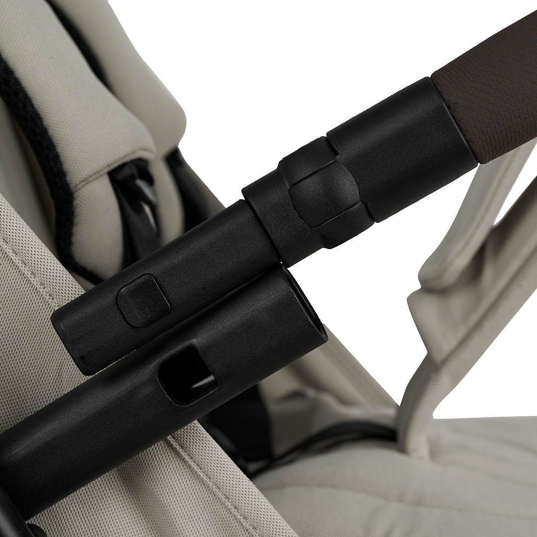 Коляска прогулочная Pituso Q3