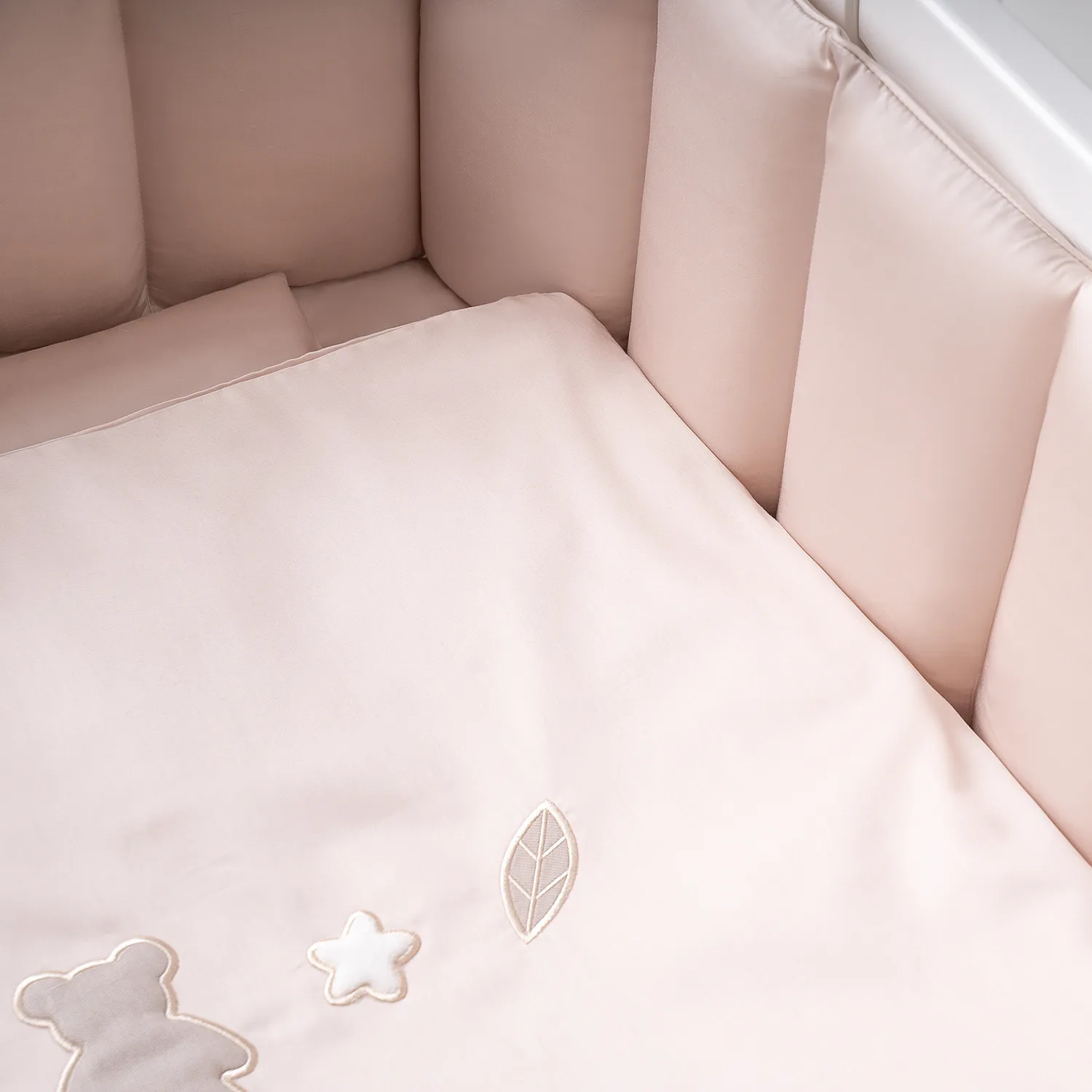 Комплект постельного белья Perina "Teddy Sateen Collection" 6 предметов, 90х70,100х70 см 4 Комплект постельного белья Perina “Teddy Sateen Collection” 6 предметов, 90х70,100х70 см