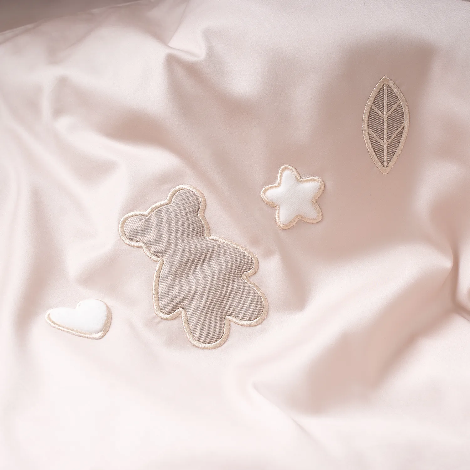 Комплект постельного белья Perina "Teddy Sateen Collection" 6 предметов, 90х70,100х70 см 1 Комплект постельного белья Perina “Teddy Sateen Collection” 6 предметов, 90х70,100х70 см